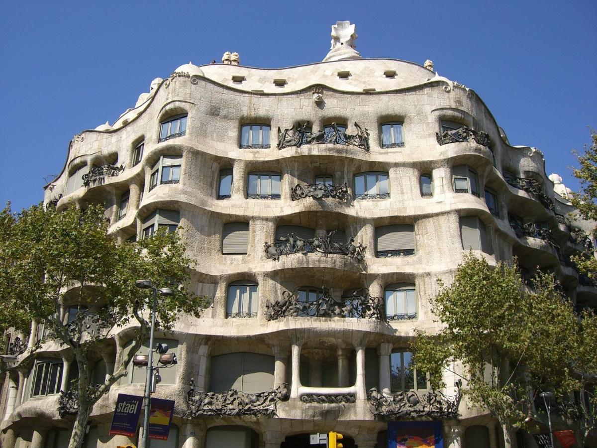 Muntanya - Apartments In Sagrada Familia Barcelona Exteriör bild